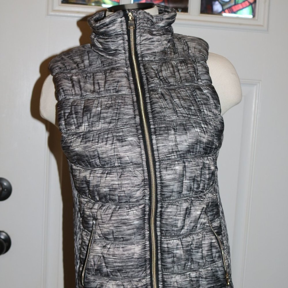 Workshop Republic Clothing ladies vest size medium